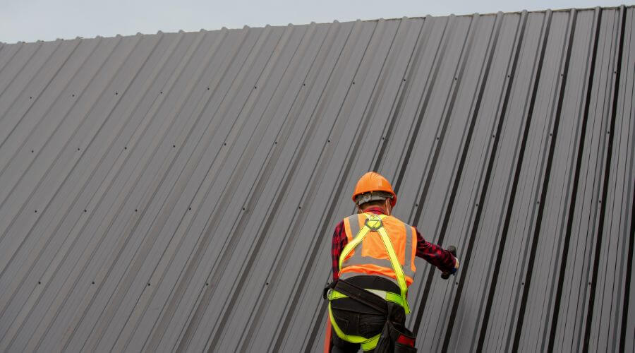 Professional gutter cleaning in Williamsburg, MA